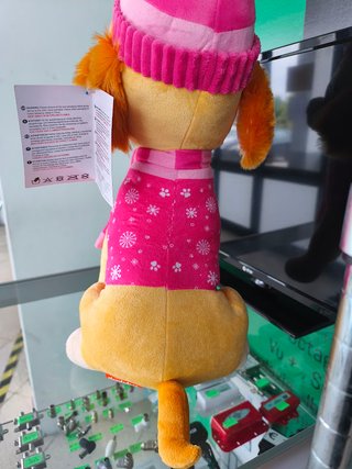 Peluche Patrulha Pata Skye de Inverno 45cm sentado