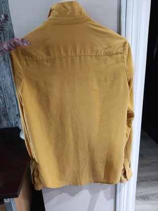 Camisa Stradivarius Mostaza Talla S