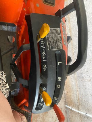Tractor Kubota B3030 HDB con segadora
