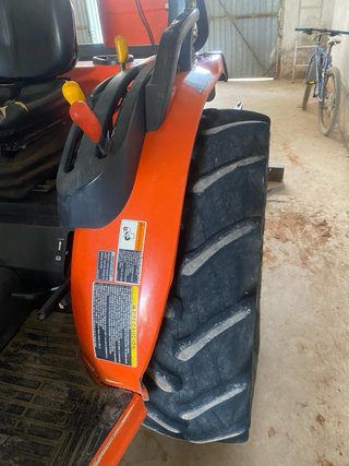 Tractor Kubota B3030 HDB con segadora