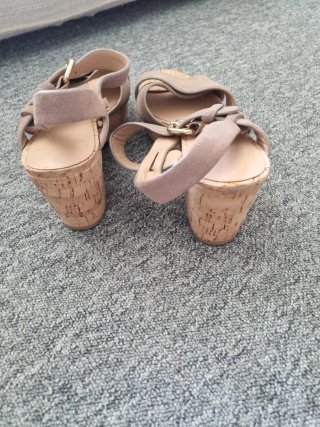 Sandalias Bimba y Lola Beige Talla 39
