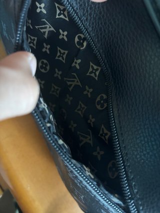 Borsello e portafoglio Louis Vuitton neri