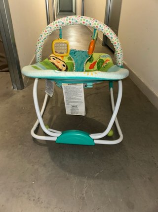 Hamaca para bebé con juguetes