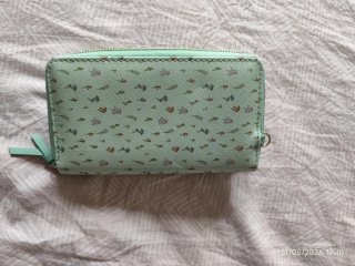 Cartera para móvil con estampado floral