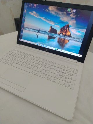 Portátil HP Blanco y Negro