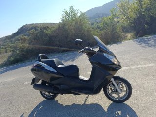Peugeot Satelis 125 Negra