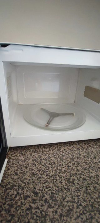 Lavadora, Frigorífico Combi y Microondas