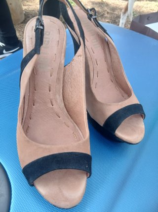 Sandalias Bibi Lou y Lola Cruz. Talla 39