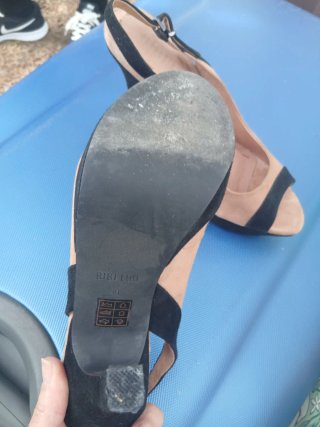 Sandalias Bibi Lou y Lola Cruz. Talla 39