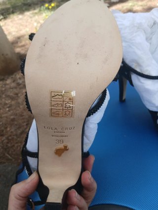 Sandalias Bibi Lou y Lola Cruz. Talla 39