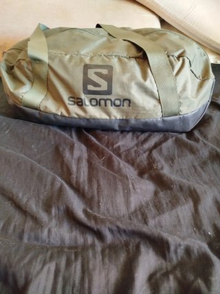 Mochila deportiva Salomon verde oliva
