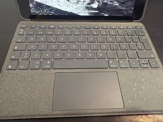 iPad 9ª Gen Space Gray 64GB + Teclado Logitech