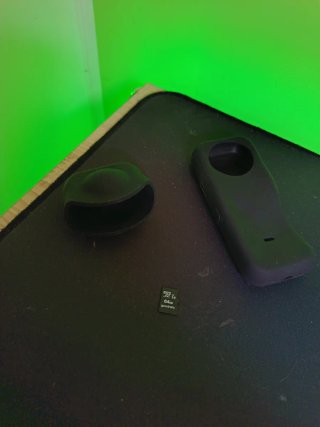 Insta360 One X2 Action Cam 5.7K 360° + SD 64GB