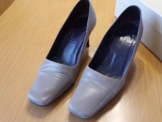 Zapatos de salón color visón