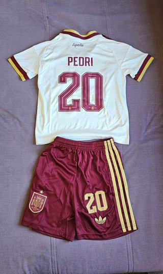 Conjunto Camiseta y Pantalón Corto España 20