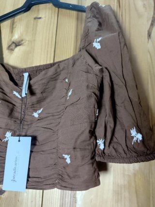 Blusa Stradivarius Marrón Bordada