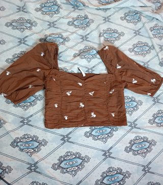 Blusa Stradivarius Marrón Bordada