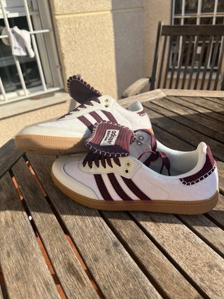 Adidas Samba Talla 39 Rojas y Blancas