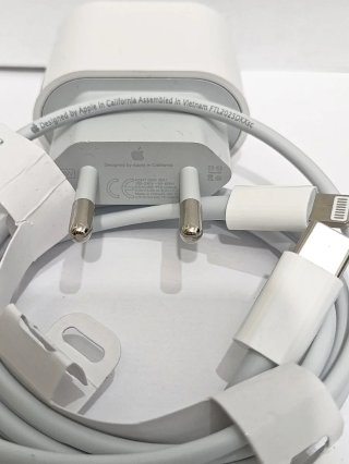 Cargador iPhone Original USB-C y Cable Lightning