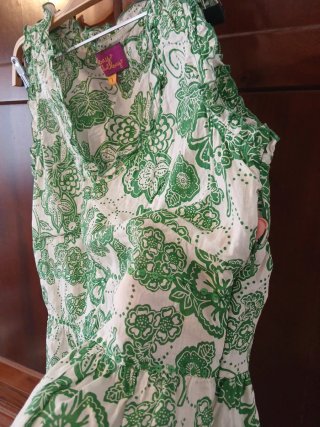 Blusa verde y blanca Talla M/L