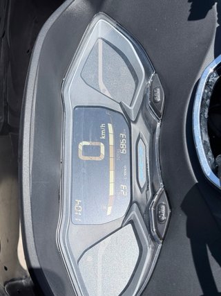 Honda PCX 2023 Negra - Maxi Scooter Automática