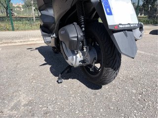 Honda PCX 2023 Negra - Maxi Scooter Automática