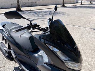 Honda PCX 2023 Negra - Maxi Scooter Automática