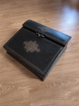 Antigua caja escritorio boulle