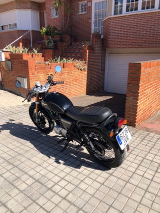 Moto Hanway Raw 125cc Cafe Racer Negra