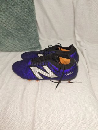 Zapatos Fútbol New Balance Tekela Originales