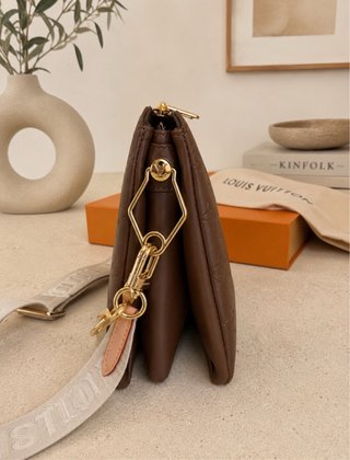 Louis Vuitton Coussin MM Marrón y Dorado