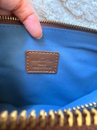 Louis Vuitton Coussin MM Marrón y Dorado