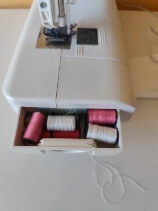Máquina de coser ItsImagical + Accesorios de niños