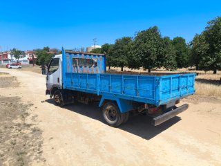 Camión Mitsubishi Fuso Canter Volquete
