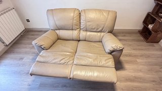 Sofá 2 plazas piel beige buen estado