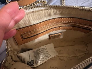 Bolso Guess blanco y marrón
