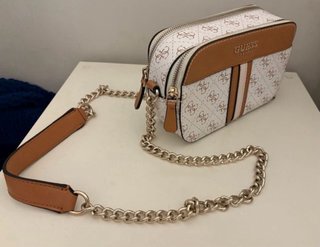 Bolso Guess blanco y marrón