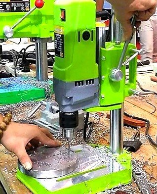Taladro columna BG-5156E 710w + Mordaza (Nuevos)