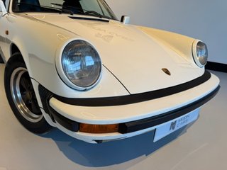 Porsche 911 CARRERA