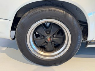 Porsche 911 CARRERA