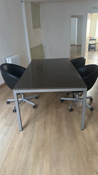 Mesa de oficina grande