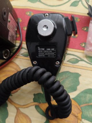 Emisora Icom IC-V200
