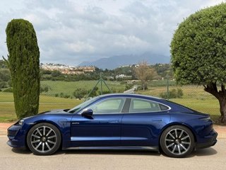PORSCHE Taycan Turbo