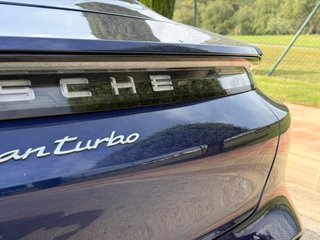 PORSCHE Taycan Turbo