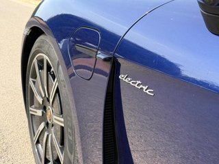 PORSCHE Taycan Turbo