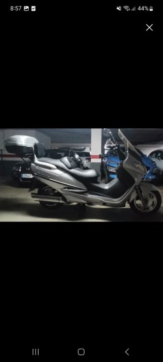 Suzuki Burgman 400 Plata