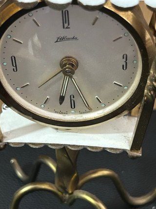 Reloj de mesa antiguo