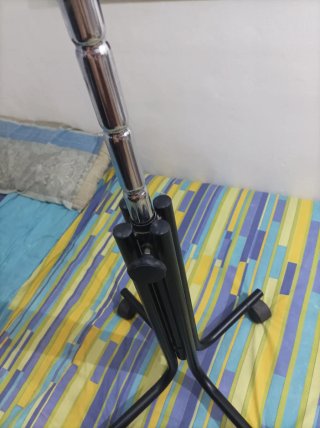 Mesa TV con ruedas