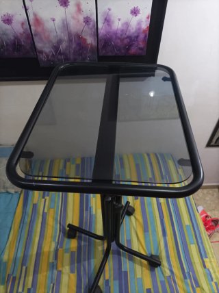 Mesa TV con ruedas