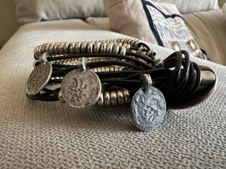 Pulsera Uno de 50 Cuero y Plata